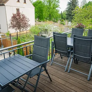 90 Qm Wohnung, Klima In Den Schlafzimmern, 3 Zimmer, Balkon & Grosse Kueche - In Seenaehe, Schnell In Der Stadt Apartment
